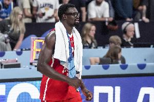 效率很高！博納5投5中&3罰2中得到12分1板2帽