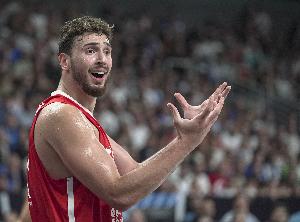 數據比小黑好…火箭記者抱怨：申京的MVP被搶劫了！