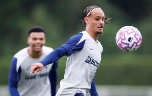 經紀人揭秘西蒙斯轉會：切爾西有財務限制 弗蘭克指出球員不足