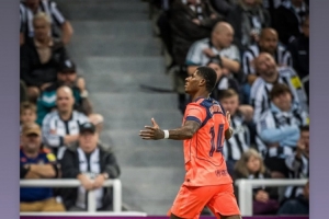 因傷缺陣的亞馬爾更新社交媒體，曬出拉什福德的慶祝照