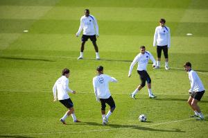 法媒：巴黎今日16點(diǎn)30分訓(xùn)練，明天休息，周四17點(diǎn)訓(xùn)練