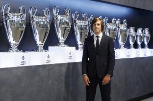 馬卡報道卡雷拉斯轉會拉鋸戰：改變人生的四個月，始終是皇馬首選