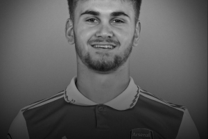 為救球撞墻不幸離世！維加隊友：親眼目睹慘劇很悲痛，正為他募捐