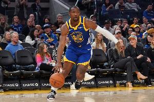 媒體人：庫明加經常在場上無視庫里單干 所以科爾經常讓他坐板凳