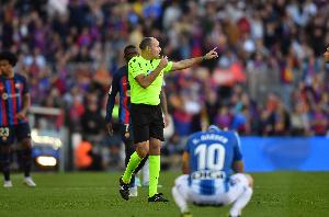 拉奧斯談阿勞霍送點：很久沒見這么離譜的誤判了，對方雙腳跳倒地