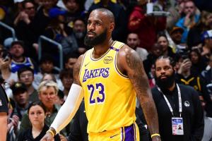 媒體人：不知詹姆斯是決定退役 還是打算再次烽火戲球迷一把呢？