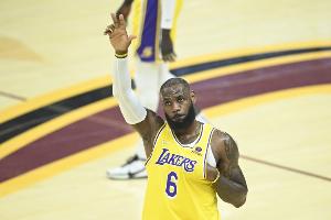 楊毅：詹姆斯玩了騎士兩回 騎士就沒打算給他再養老送終