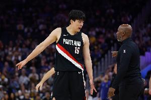 隊記：比盧普斯對楊瀚森很有耐心 現階段就是學習-犯錯-改正