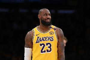 詹姆斯坐骨神經痛！巴克利：就是屁股疼 這歲數輪休無需大驚小怪