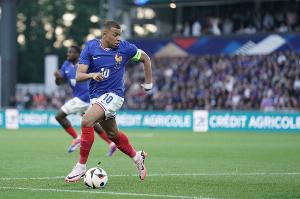 利扎拉祖：姆巴佩缺陣，埃基蒂克、恩昆庫是最可能填補空缺的人選