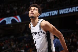 文班過去兩場出戰40分鐘砍49分18板 命中率65.2% 罰球17中16