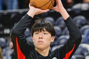 媒體人：楊瀚森究竟會為開拓者帶來多少幫助 取決于對抗進步速度