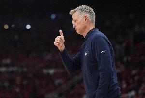 有要求過庫(kù)明加的出場(chǎng)時(shí)間嗎？拉科布：我信任科爾 執(zhí)教的人是他