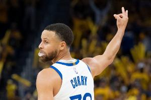 拉科布：總有一天要重建 我們都清楚庫(kù)里退役之后找替代者很困難