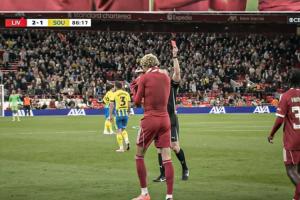 紅牌惹的禍？埃基蒂克染紅后1停1首發(fā)2替補，3場0球0助利物浦全負