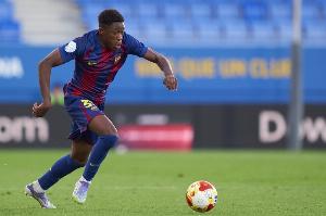 每體：巴薩B隊17歲邊鋒諾莫科迅速崛起，球員進入一線隊并不遙遠