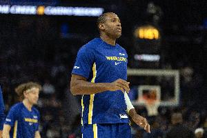 還玩這個？美記：科爾拒絕透露揭幕戰首發 霍福德打20分鐘左右