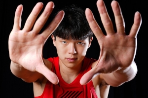 楊瀚森：各位大哥在場上拼搏 展現了很多的技戰術 讓我學到了很多