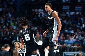 考辛斯：文班定義了“絕世天才” 他提前獲得了我本賽季的MVP選票