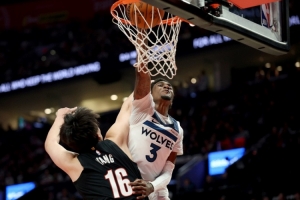 首秀5分鐘被隔扣？楊瀚森的美職籃第一課，恰是成長的起點