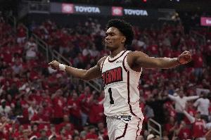 烏度卡：希望阿門保持自信 找到自己的進攻區域 打得更具攻擊性