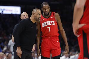 KD：大小陣容都能擺是優勢 但什么時候選哪個是教練們的艱難決定