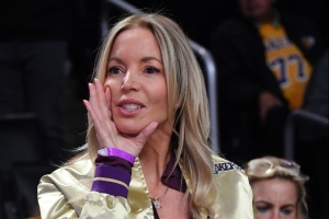 名記：沃爾特計劃在今天提交收購湖人100億報價 可能在月底過審