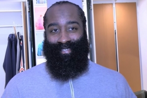 哈登打趣：鮑爾默這座價值十億的球館就是我們的主場優勢！