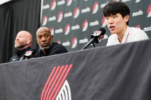 灰熊有科沃德我們只有瀚森？拓媒回懟：等楊打好了你可別來站隊