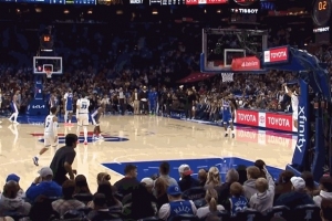 戴上八倍鏡！布萊克后場壓哨超遠三分正中靶心！