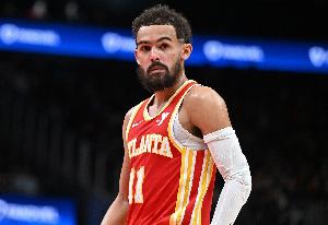 雖鐵但串聯(lián)在線！特雷-楊半場(chǎng)11中2僅得到8分1板 另有8助攻0失誤