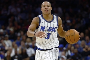 防守不力！貝恩17投10中空砍24分 對位76人后衛群吃到六次犯規