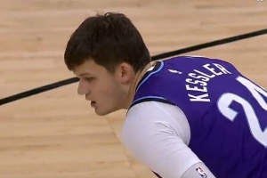 真有譜啊！基昂特-喬治突破外傳 凱斯勒接球調整三分自信命中！