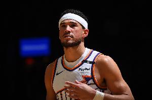 真摯的祝福！NBA官推祝太陽(yáng)后衛(wèi)布克29歲生日快樂(lè)??