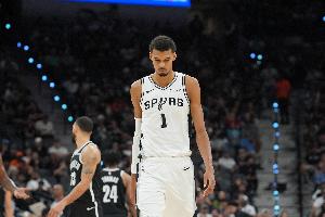 媒體人：文班亞馬純ET應該拉到51區去研究下 我們只討論地球人