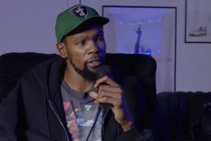 杜蘭特：我外婆有17個兄弟姐妹 我表親多得數(shù)不清 大概有200個吧