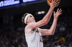 哈斯勒姆：里夫斯是比賽的終結(jié)者 他在正確的時(shí)間上場(chǎng)鎖定勝局