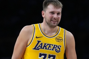 東契奇：通常我與里夫斯都有好表現但今天不是 好在全隊都站出來