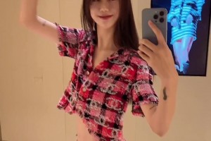 孫悅糊涂?。O悅前妻陳露穿露臍裝跳舞 身材還是那么頂啊~