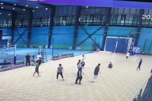 眾所周知，籃球館老板賺的不是場地費，而是監控費??????