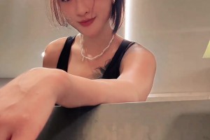 前女籃球手石一童抽屜變裝，不得不說(shuō)有點(diǎn)姿色