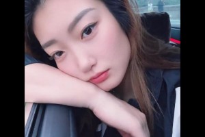 李夢(mèng)懟臉自拍，這顏值真是越來(lái)越高了！??