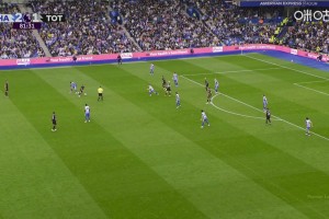 被隊友晃了！范赫克躲避不及將球擋進自家球門，熱刺2-2布萊頓