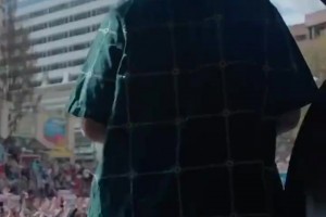 楊瀚森參加利拉德見面會(huì)的另一個(gè)視角，一出場(chǎng)就引發(fā)球迷熱烈歡呼