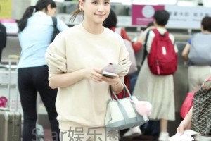 這是真公主！綠軍股東何猷君姐姐，34歲休閑裝跟小女孩似的??