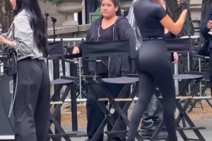 TT后悔嗎？科勒-卡戴珊現(xiàn)在的身材簡直完美 看不出生過兩娃