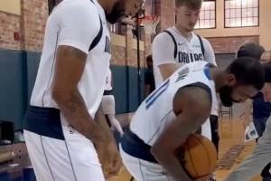 濃眉在獨行俠參加的第一個媒體日！和歐文聊的很開心