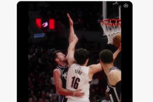 給予肯定！開(kāi)拓者官推曬楊瀚森背運(yùn)過(guò)人上籃：高難度終結(jié)！