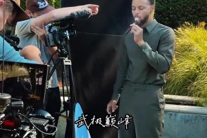 小學生變大佬！庫里拍攝廣告抽著雪茄 大佬氣勢十足啊~