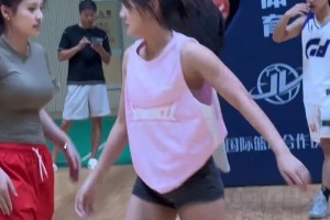 有一說一，灰衣服姑娘的三分球真的有點實力的??????